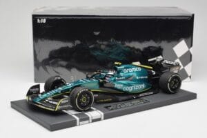 Aston Martin AMR22 Aramco #5 S. Vettel Abu Dhabi GP 2022 Last Race Collector's Edition Minichamps 1:18 117222205 Żywica — zdjęcie 7 z 7