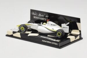 Brawn GP Mercedes BGP001 #22 J. Button Showcar 2009 Minichamps 1:43 400090092 Metal — zdjęcie 3 z 5