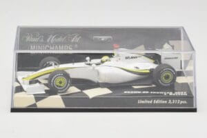 Brawn GP Mercedes BGP001 #22 J. Button Showcar 2009 Minichamps 1:43 400090092 Metal — zdjęcie 5 z 5