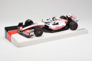 Haas VF-22 #47 M. Schumacher British GP Points 2022 Minichamps 1:18 147221047 Metal — zdjęcie 2 z 6