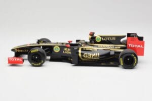 Lotus Renault GP R31 #10 B. Senna F1 2011 Minichamps 1:18 150110079-C1 Metal — zdjęcie 3 z 7