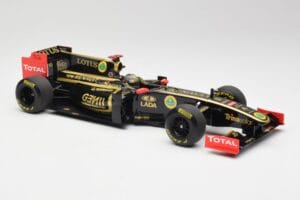 Lotus Renault GP R31 #10 B. Senna F1 2011 Minichamps 1:18 150110079-C1 Metal — zdjęcie 4 z 7