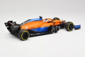 McLaren MCL35M #3 D. Ricciardo Bahrain GP 2021 Minichamps 1:18 530211803 Metal — zdjęcie 2 z 7