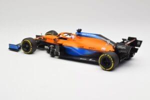 McLaren MCL35M #3 D. Ricciardo Bahrain GP 2021 Minichamps 1:18 530211803 Metal — zdjęcie 5 z 7