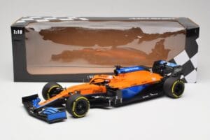 McLaren MCL35M #3 D. Ricciardo Bahrain GP 2021 Minichamps 1:18 530211803 Metal — zdjęcie 7 z 7