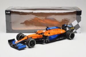 McLaren MCL35M #3 D. Ricciardo Italian GP Winner 2021 Minichamps 1:18 530213303 Żywica — zdjęcie 7 z 7