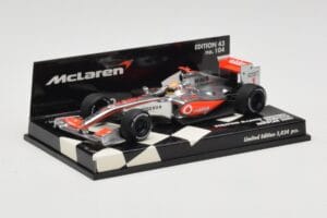 McLaren Mercedes MP4-24 #1 L. Hamilton Showcar 2009 Minichamps 1:43 530094371 Metal — zdjęcie 2 z 5