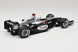 McLaren MP4/19 Mercedes D. Coulthard F1 2004 Minichamps 1:18 530041805 Metal — zdjęcie 2 z 7