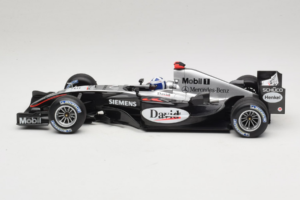 McLaren MP4/19 Mercedes D. Coulthard F1 2004 Minichamps 1:18 530041805 Metal — zdjęcie 3 z 7