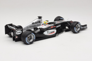 McLaren MP4/19 Mercedes L. Hamilton Autosport Young Driver Test Silverstone 2004 Minichamps 1:18 530044418 Metal — zdjęcie 2 z 7