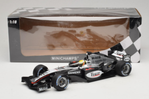 McLaren MP4/19 Mercedes L. Hamilton Autosport Young Driver Test Silverstone 2004 Minichamps 1:18 530044418 Metal — zdjęcie 7 z 7