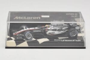 McLaren Mercedes MP4-20 #10 J-P. Montoya Race Car 2005 Minichamps 1:43 530054310 Metal — zdjęcie 5 z 5