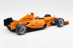 McLaren Mercedes MP4-20 P. de la Rosa F1 Test Car 2005 Minichamps 1:18 B66962343 Metal — zdjęcie 2 z 6