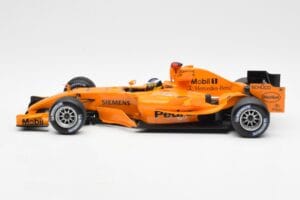 McLaren Mercedes MP4-20 P. de la Rosa F1 Test Car 2005 Minichamps 1:18 B66962343 Metal — zdjęcie 3 z 6
