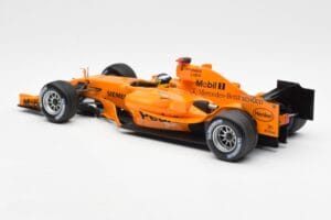 McLaren Mercedes MP4-20 P. de la Rosa F1 Test Car 2005 Minichamps 1:18 B66962343 Metal — zdjęcie 5 z 6
