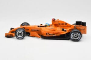 McLaren Mercedes MP4-20 P. de la Rosa F1 Test Car 2006 Minichamps 1:18 PEDRO001 Metal — zdjęcie 3 z 6
