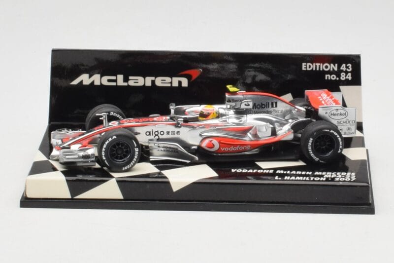 McLaren Mercedes MP4-22 #2 L. Hamilton Race Car 2007 Minichamps 1:43 530074302 Metal