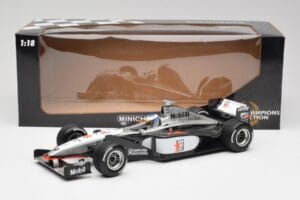 McLaren MP4/13 #8 M. Hakkinen F1 World Champion 1998 Minichamps 1:18 18690008 Metal — zdjęcie 6 z 7