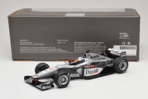 McLaren MP4-15 #2 D. Coulthard F1 2000 Minichamps 1:18 B66962118 Metal — zdjęcie 6 z 6