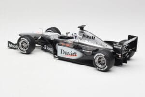 McLaren MP4-15 #2 D. Coulthard F1 2000 Hot Wheels 1:18 26740 Metal — zdjęcie 5 z 6