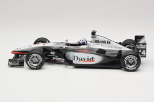 McLaren MP4-16 Mercedes #3 D. Coulthard F1 2001 Hot Wheels 1:18 50199 Metal — zdjęcie 3 z 6