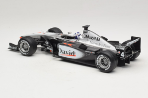 McLaren MP4-16 Mercedes #3 D. Coulthard F1 2001 Hot Wheels 1:18 50199 Metal — zdjęcie 5 z 6