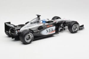 McLaren MP4-16 #4 M. Häkkinen F1 2001 Hot Wheels 1:18 50198 Metal — zdjęcie 2 z 6