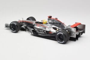McLaren MP4-21 L. Hamilton Silverstone Test 2006 Minichamps 1:18 530061884 Metal — zdjęcie 5 z 6