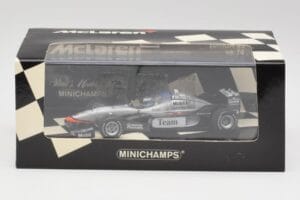 McLaren MP4/98T 2-Seater M. Hakkinen / E. Hakkinen F1 2000 Minichamps 1:43 530984378 Metal — zdjęcie 4 z 4