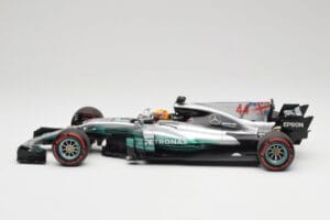Mercedes AMG W08 EQ Power+ Petronas #44 L. Hamilton F1 World Champion 2017 Minichamps 1:18 186170044 Żywica — zdjęcie 3 z 7