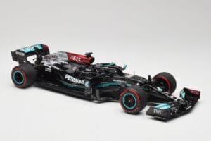 Mercedes AMG W12 Petronas #44 L. Hamilton Spanish GP 100th Pole 2021 Minichamps 1:18 110210444 Żywica — zdjęcie 4 z 7