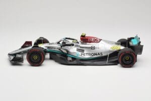 Mercedes AMG W13 E Performance Petronas #44 L. Hamilton Brazilian GP 2022 Minichamps 1:18 110222144 Żywica — zdjęcie 3 z 7