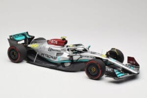 Mercedes AMG W13 E Performance Petronas #44 L. Hamilton Brazilian GP 2022 Minichamps 1:18 110222144 Żywica — zdjęcie 4 z 7