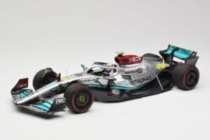 Mercedes AMG W13 E Performance Petronas #44 L. Hamilton Brazilian GP 2022 Minichamps 1:18 110222144 Żywica