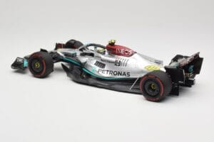 Mercedes AMG W13 E Performance Petronas #44 L. Hamilton Brazilian GP 2022 Minichamps 1:18 110222144 Żywica — zdjęcie 5 z 7