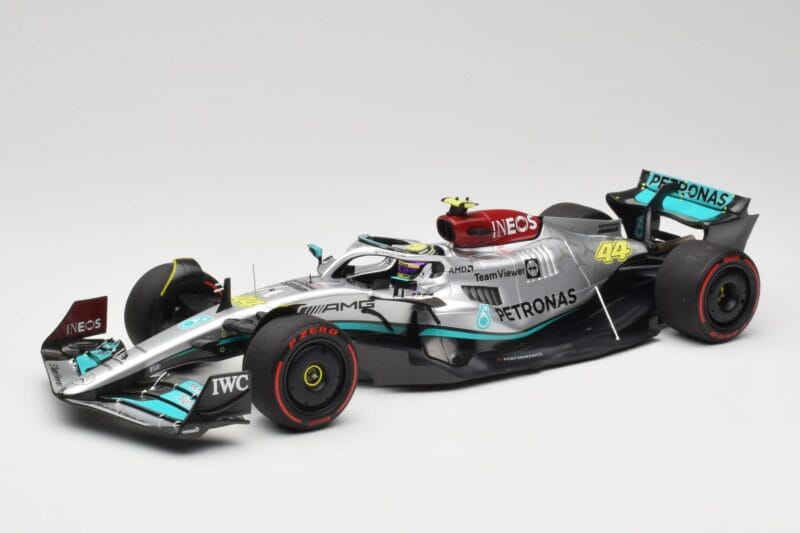Mercedes AMG W13 E Performance Petronas #44 L. Hamilton Brazilian GP 2022 Minichamps 1:18 110222144 Żywica