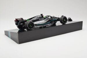Mercedes AMG W14 E Performance Petronas #63 G. Russell Bahrain GP 2023 Minichamps 1:18 113230163 Żywica — zdjęcie 3 z 7