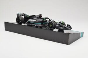 Mercedes AMG W14 E Performance Petronas #63 G. Russell Bahrain GP 2023 Minichamps 1:18 113230163 Żywica — zdjęcie 4 z 7