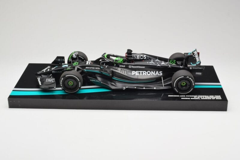 Mercedes AMG W14 E Performance Petronas #63 G. Russell Bahrain GP 2023 Minichamps 1:18 113230163 Żywica