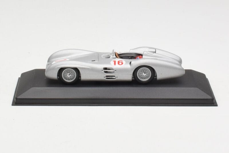Mercedes W196 Streamliner #16 J.M. Fangio GP Italy Winner 1954 Minichamps 1:43 432543016 Metal