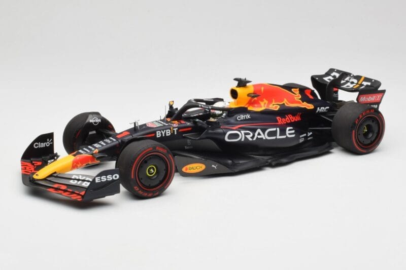 Oracle Red Bull Racing RB18 #1 M. Verstappen Winner Belgian GP 2022 Minichamps 1:18 110221401 Metal