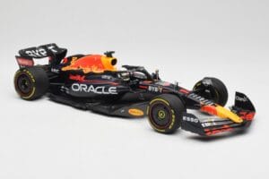 Oracle Red Bull Racing RB18 #1 M. Verstappen Winner Italian GP 2022 Minichamps 1:18 110221601 Metal — zdjęcie 4 z 7