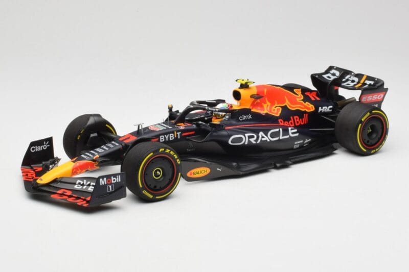 Oracle Red Bull Racing RB18 #11 S. Perez Saudi Arabian GP 2022 Minichamps 1:18 110220011 Metal