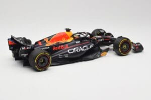 Oracle Red Bull Racing RB19 #1 M. Verstappen Winner Abu Dhabi GP 2023 Minichamps 1:18 110232301 Metal — zdjęcie 2 z 7