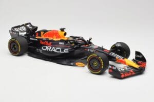 Oracle Red Bull Racing RB19 #1 M. Verstappen Winner Abu Dhabi GP 2023 Minichamps 1:18 110232301 Metal — zdjęcie 4 z 7