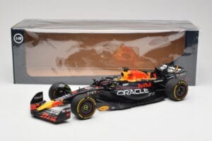 Oracle Red Bull Racing RB19 #1 M. Verstappen Winner Abu Dhabi GP 2023 Minichamps 1:18 110232301 Metal — zdjęcie 7 z 7