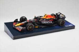 Red Bull Racing RB19 #11 S. Perez Winner Saudi Arabian GP 2023 Minichamps 1:18 113230111 Metal — zdjęcie 2 z 6