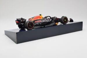 Red Bull Racing RB19 #11 S. Perez Winner Saudi Arabian GP 2023 Minichamps 1:18 113230111 Metal — zdjęcie 3 z 6