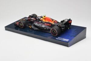 Red Bull Racing RB19 #11 S. Perez Winner Saudi Arabian GP 2023 Minichamps 1:18 113230111 Metal — zdjęcie 5 z 6