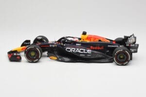 Oracle Red Bull Racing RB20 #1 M. Verstappen Winner Bahrain GP 2024 Minichamps 1:18 110240101 Metal — zdjęcie 3 z 7